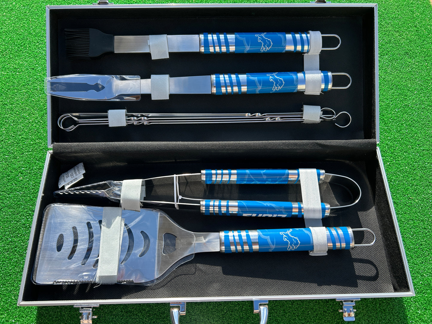 Siskiyou Gifts Detroit Lions 8 piece Tailgater BBQ Set with Metal Case
