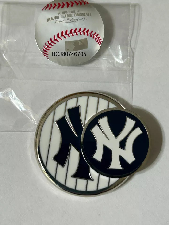 PRG Golf New York Yankees (White Back) Magnetic Duo Golf Ball Marker MLB Licensed