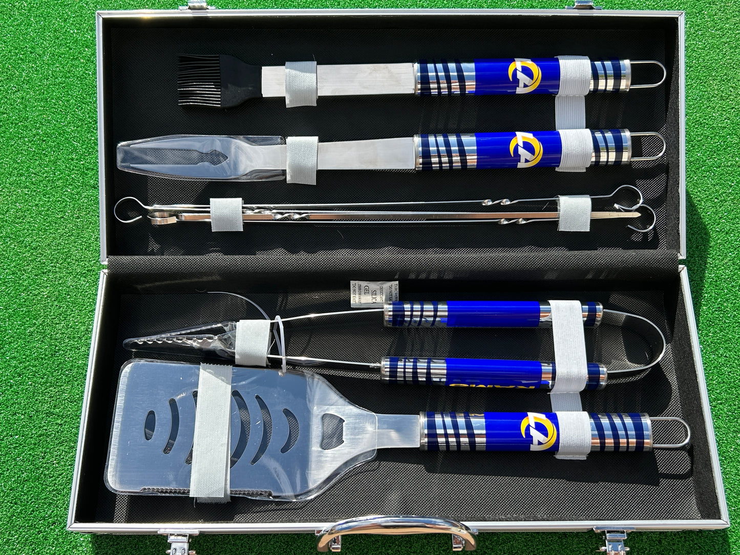 Siskiyou Gifts Los Angeles Rams 8 piece Tailgater BBQ Set with Metal Case
