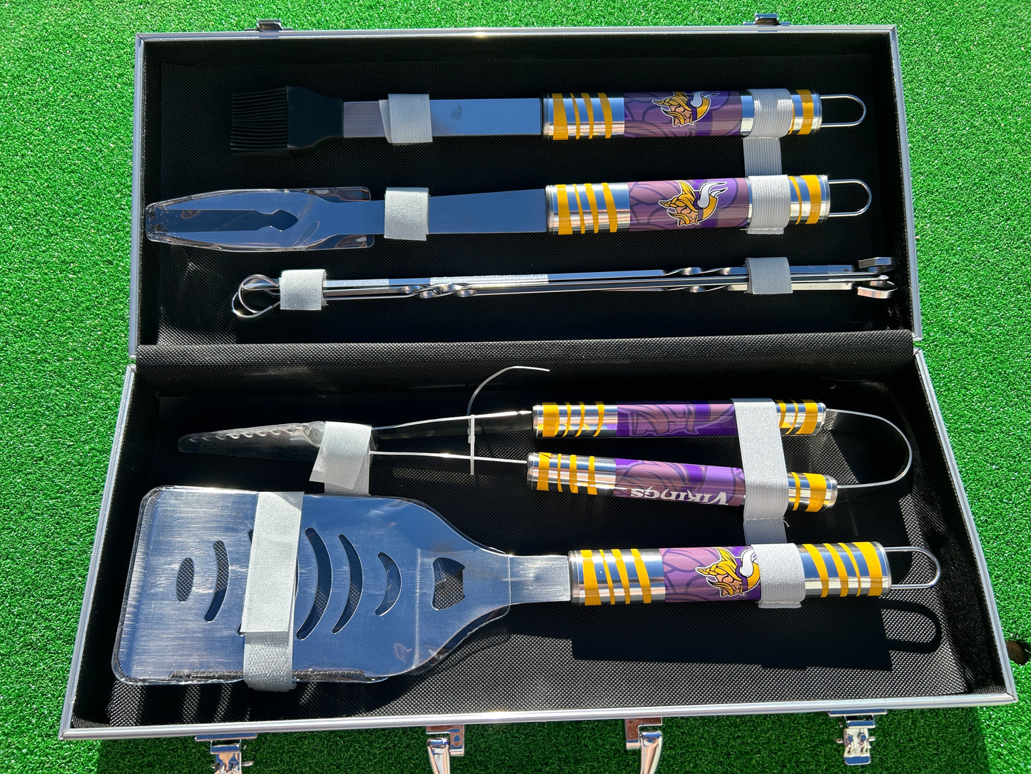 Siskiyou Gifts Minnesota Vilings 8 Piece Tailgater BBQ Set w/Metal Case, NFL Licensed